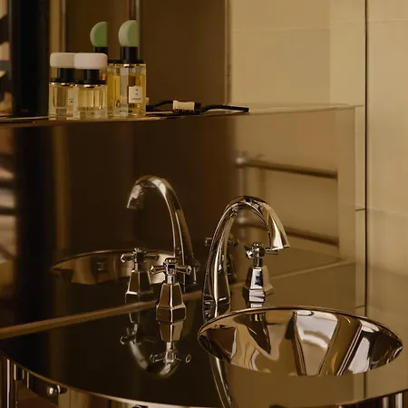 Apartment Pied A Terre Palais Royal Paris