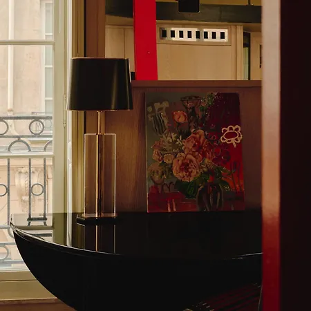Pied A Terre Palais Royal Apartment