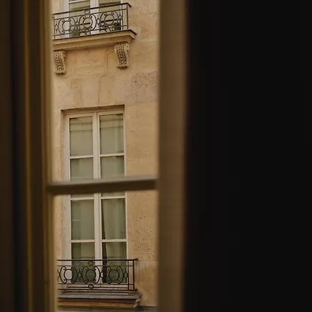 Apartment Pied A Terre Palais Royal Paris
